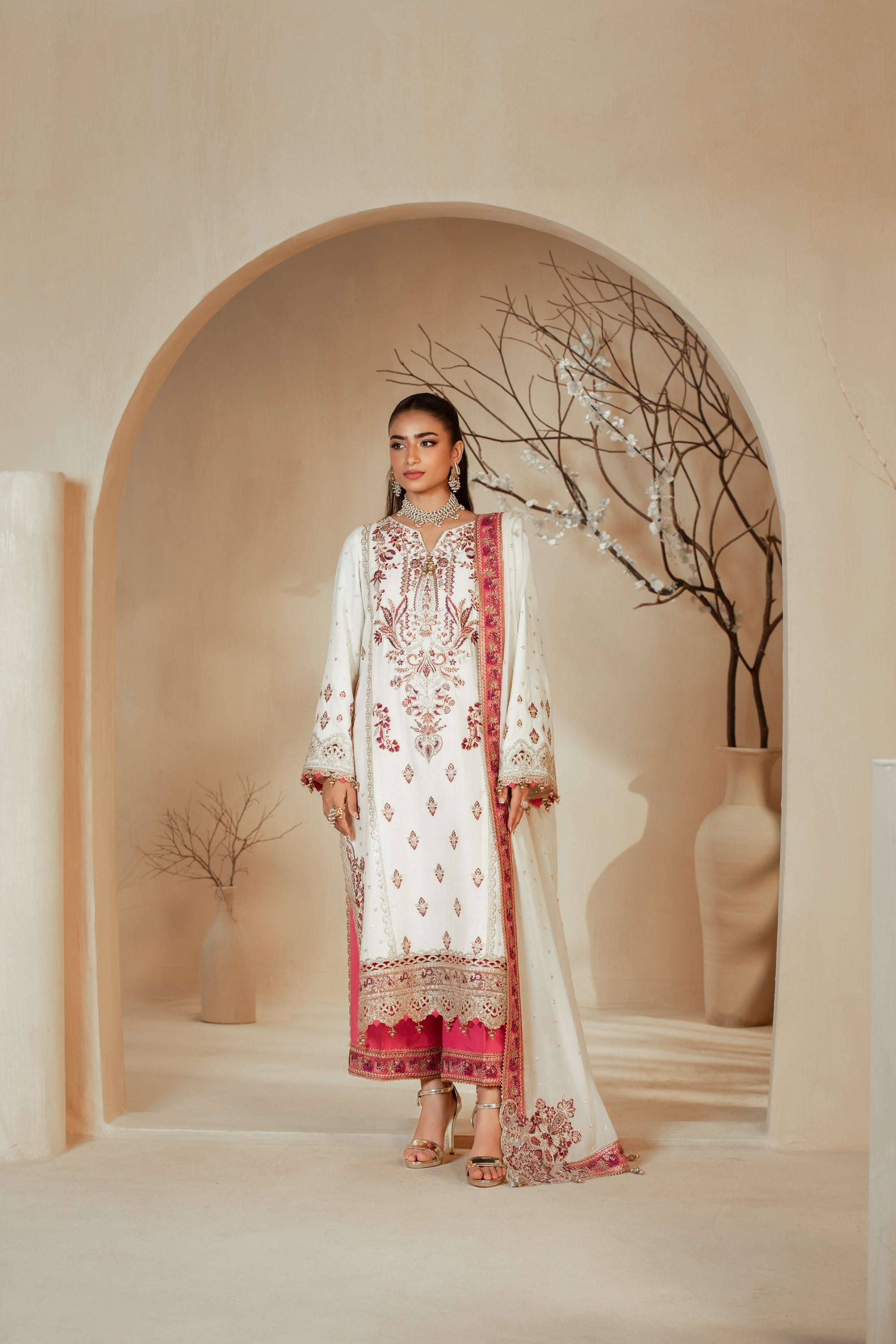 [PE3PC-FRW25117] Parizad Off White - Luxe Raw Silk Chiffon 3-Piece Suit